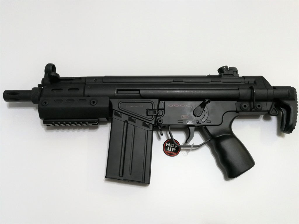 CAA 電動ガン ブラック/タン マガジン付き CAA 電動ガン ブラック/タン