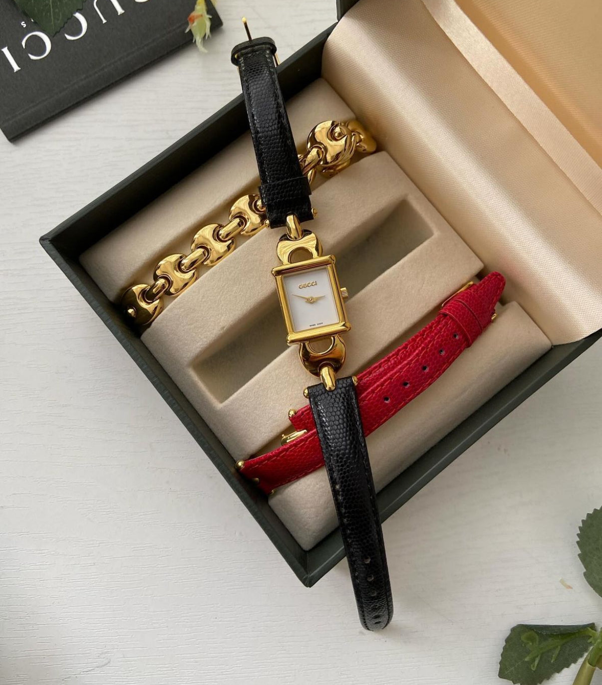 GUCCI 1800L ゴールド チェンジベルト 腕時計 付属品完備】GUCCI 1800L