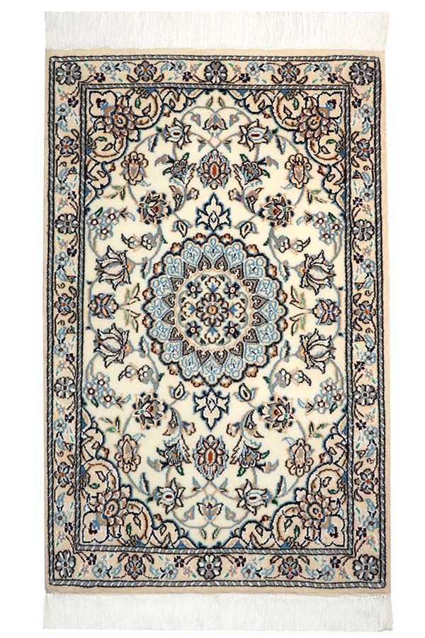 ペルシャ絨毯 ナイン 約61cm x 92cm｜SATHI RUGS