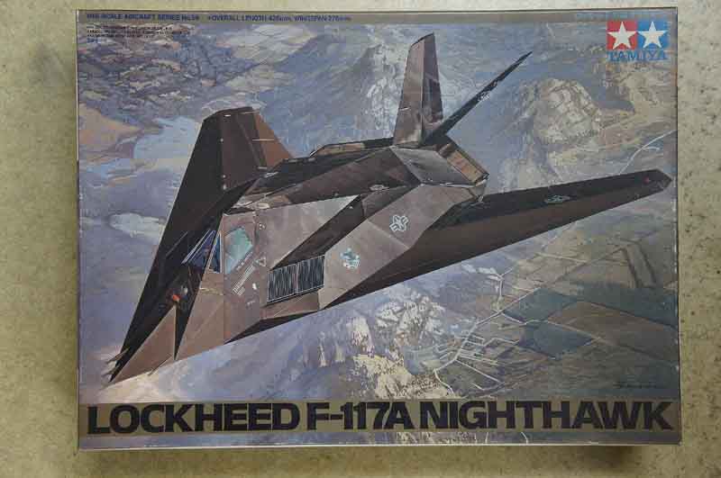 タミヤ 1/48 F-117A ナイトホーク 製作記 その1 4/29: モケモケ