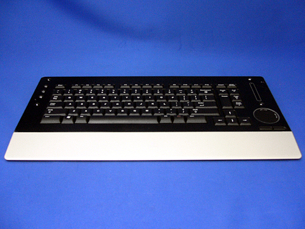 ついにデビュー！世界最先端のBluetoothワイヤレスキーボード「diNovo