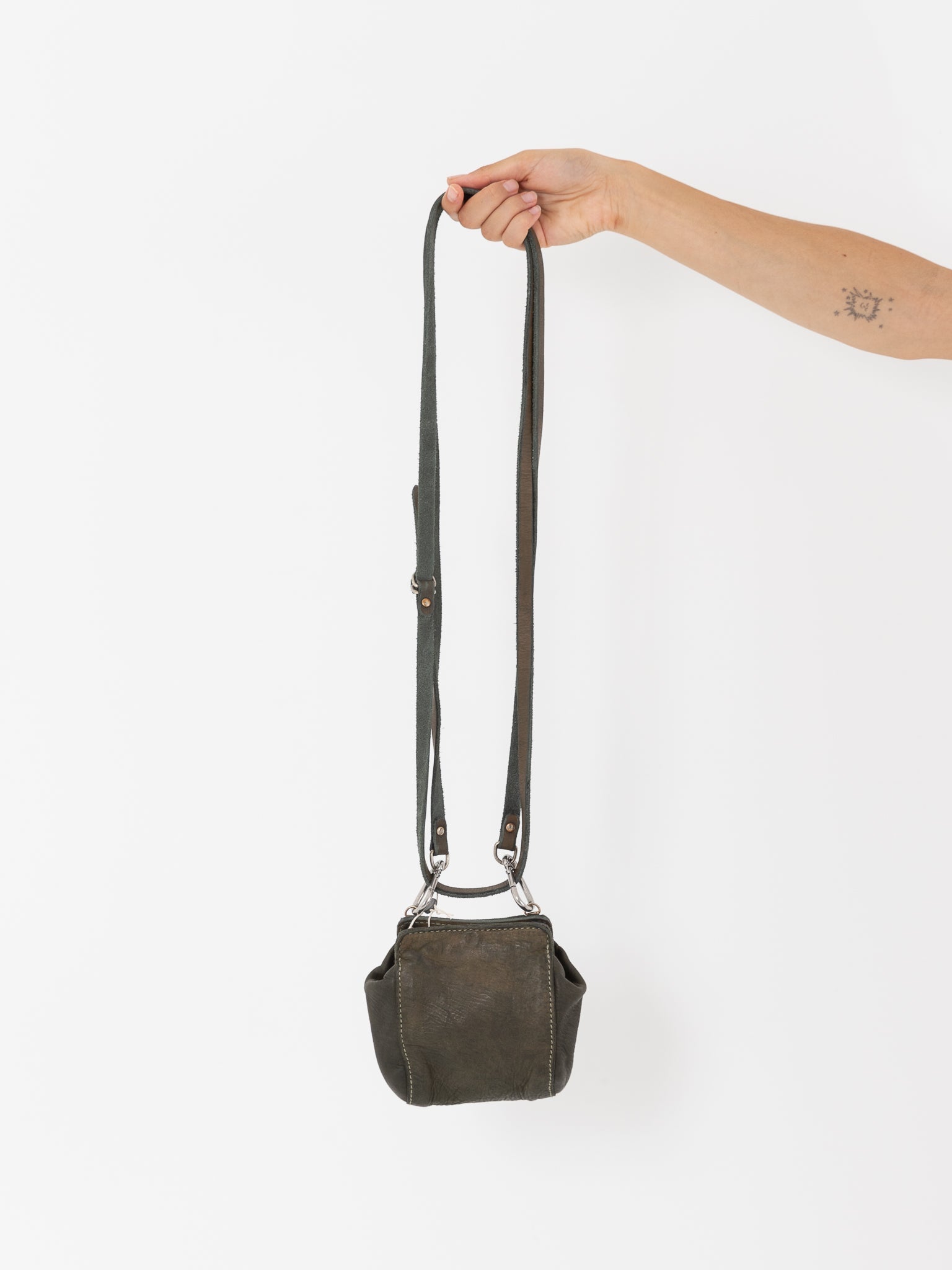 Guidi Crossbody Bag RT02 in Olive at Worthwhile