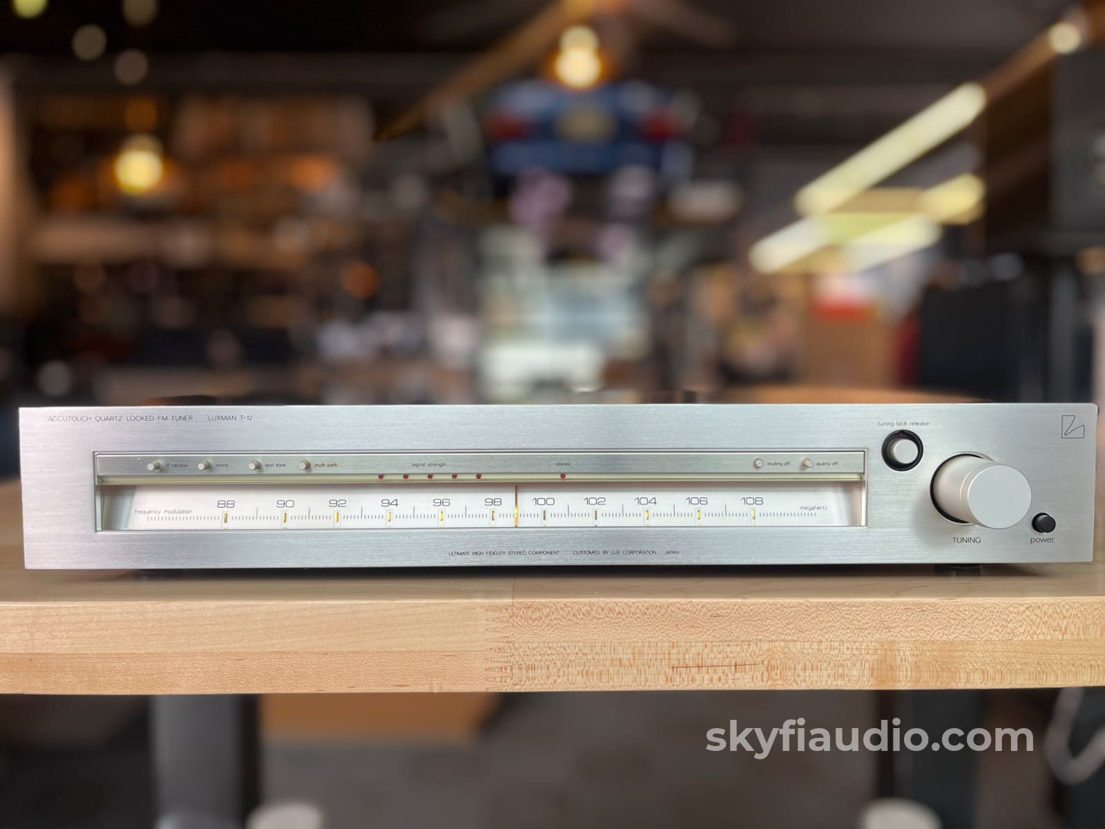 Luxman T-12 Vintage FM Tuner