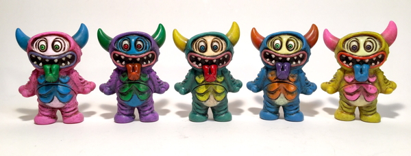 2017年8月12日からの「ギラギラ原宿ソフビ万博」へ参加する怪獣雨芸術