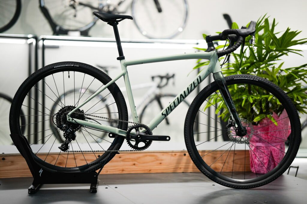 DIVERGE E5 COMPでグラベルライドを楽しもう！ - スペシャライズド