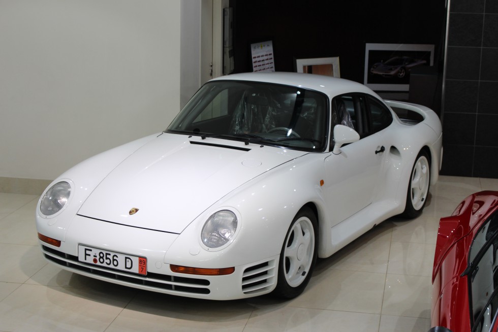 旅立つ、誉れ高きポルシェ959・レーシング|ビンゴスポーツ/希少車