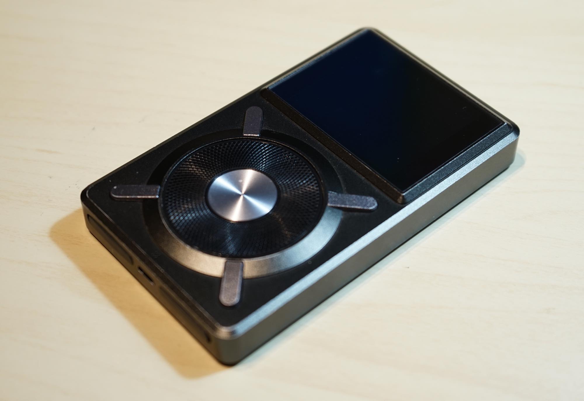 高級ポータブルオーディオ『FiiO X5』中古レビュー。ワンランク上の