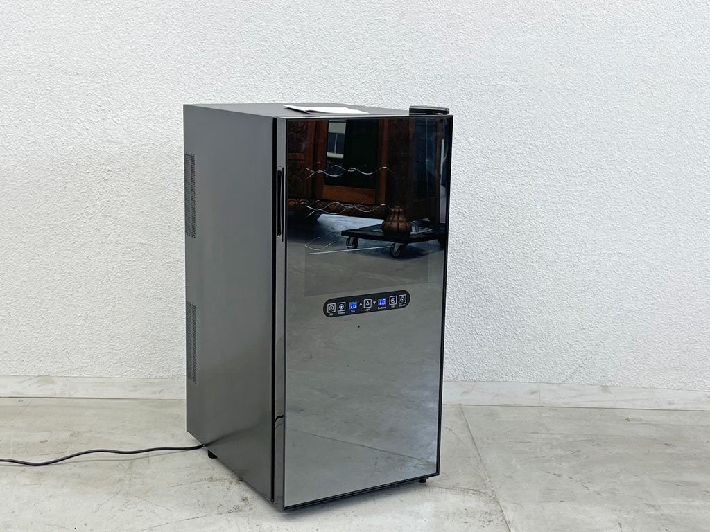 コンポジット ワインセラー 32本収納＆上下セパレート温度調節 ハーフ