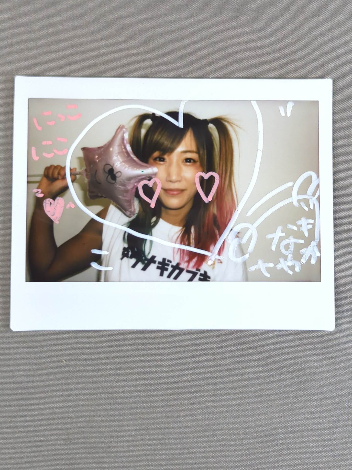 ウナギ・サヤカ 直筆サイン入り チェキ(M-9) – 闘道館