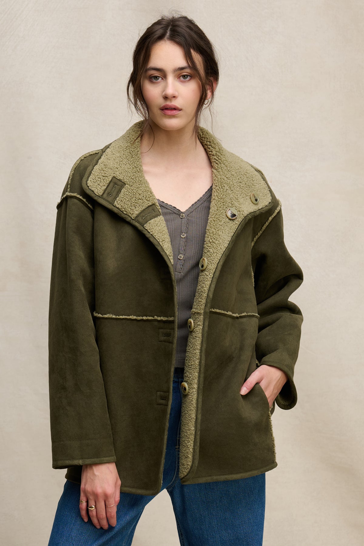 SHONA LUXE SHERPA REVERSIBLE JACKET – Velvet by Graham & Spencer