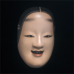 能面「小面（こおもて）」高津紘一 | 玉川大学教育博物館 館蔵資料