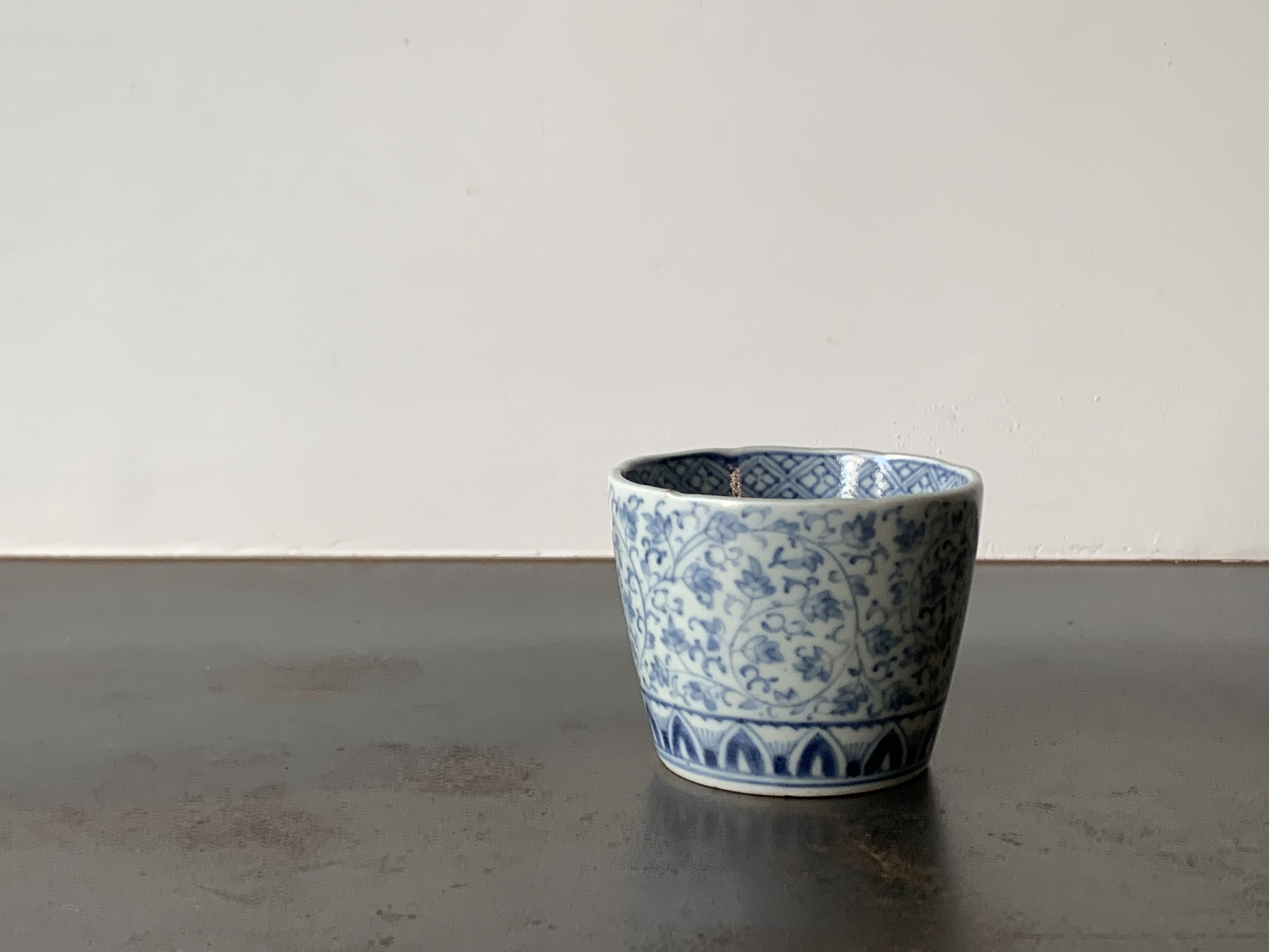 古伊万里花唐草文蕎麦猪口｜古美術 桃凛