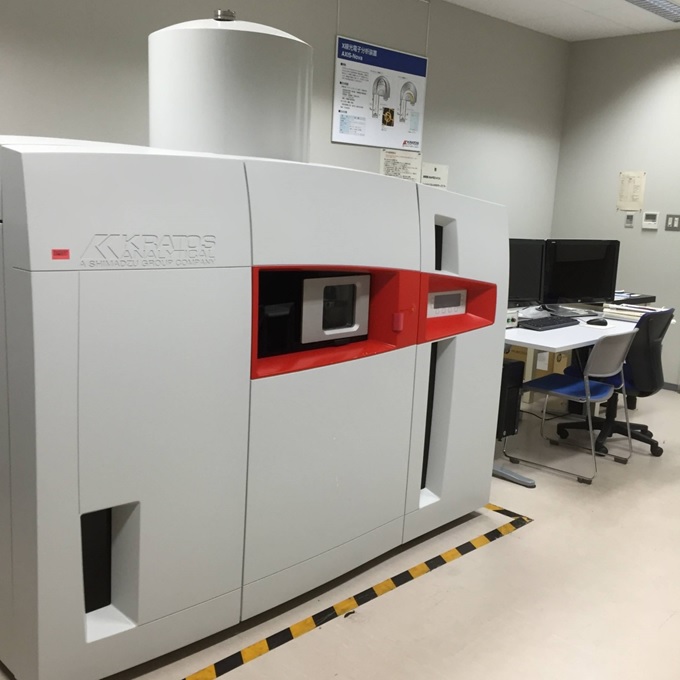 X線光電子光分分析装置 (XPS, AXIS-NOVA) | 群馬大学コアファシリティ