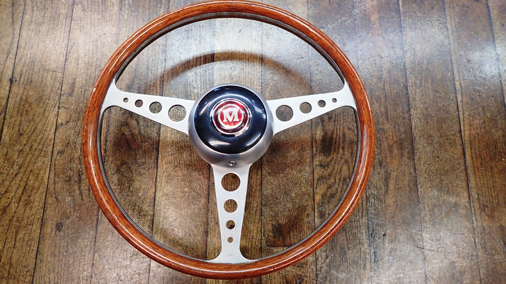 レスレストン 小径ウッド フラット ステアリング 340㎜ | 英国よろず