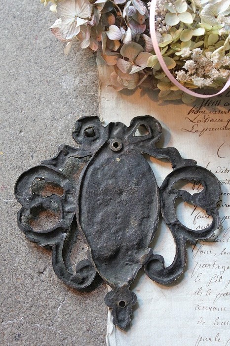 フランスアンティーク ルイ16世 オルモルのリボンのメダリオン」ココン