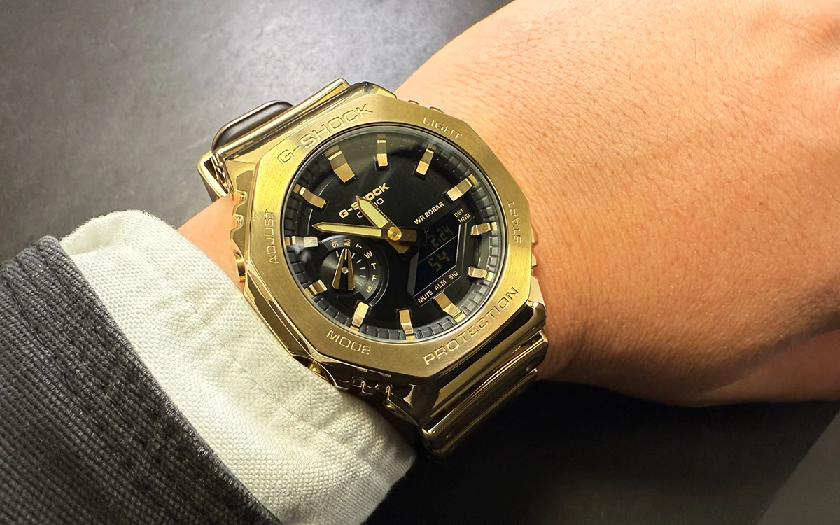 G-SHOCK「GM-2100YMG-9AJF」を着用レビュー。滑らかな着け心地と金属調