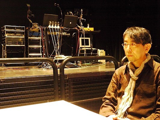 サイン波を操る中野テルヲが語る「電子音楽で生の質感を出すには