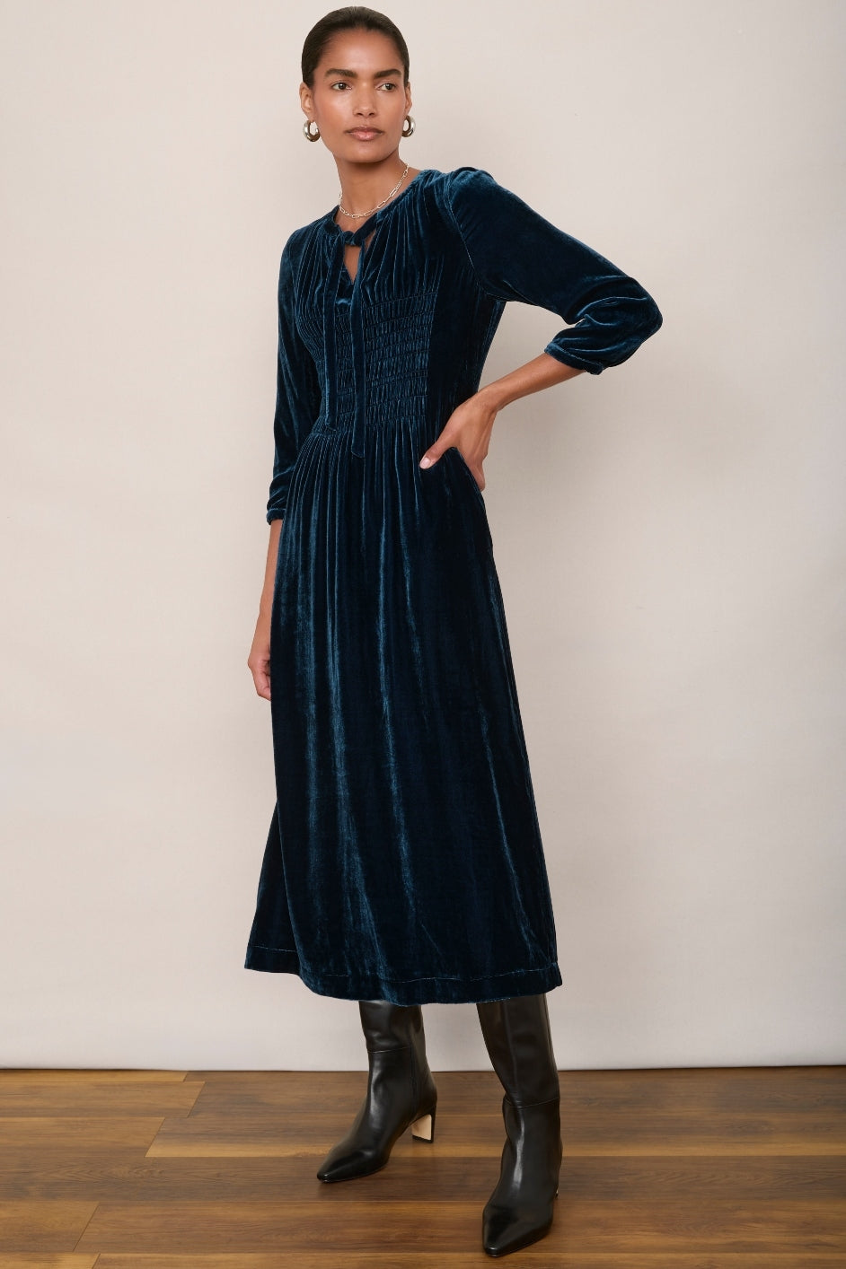 Bree Silk Blend Velvet Dress - Teal – WYSE London