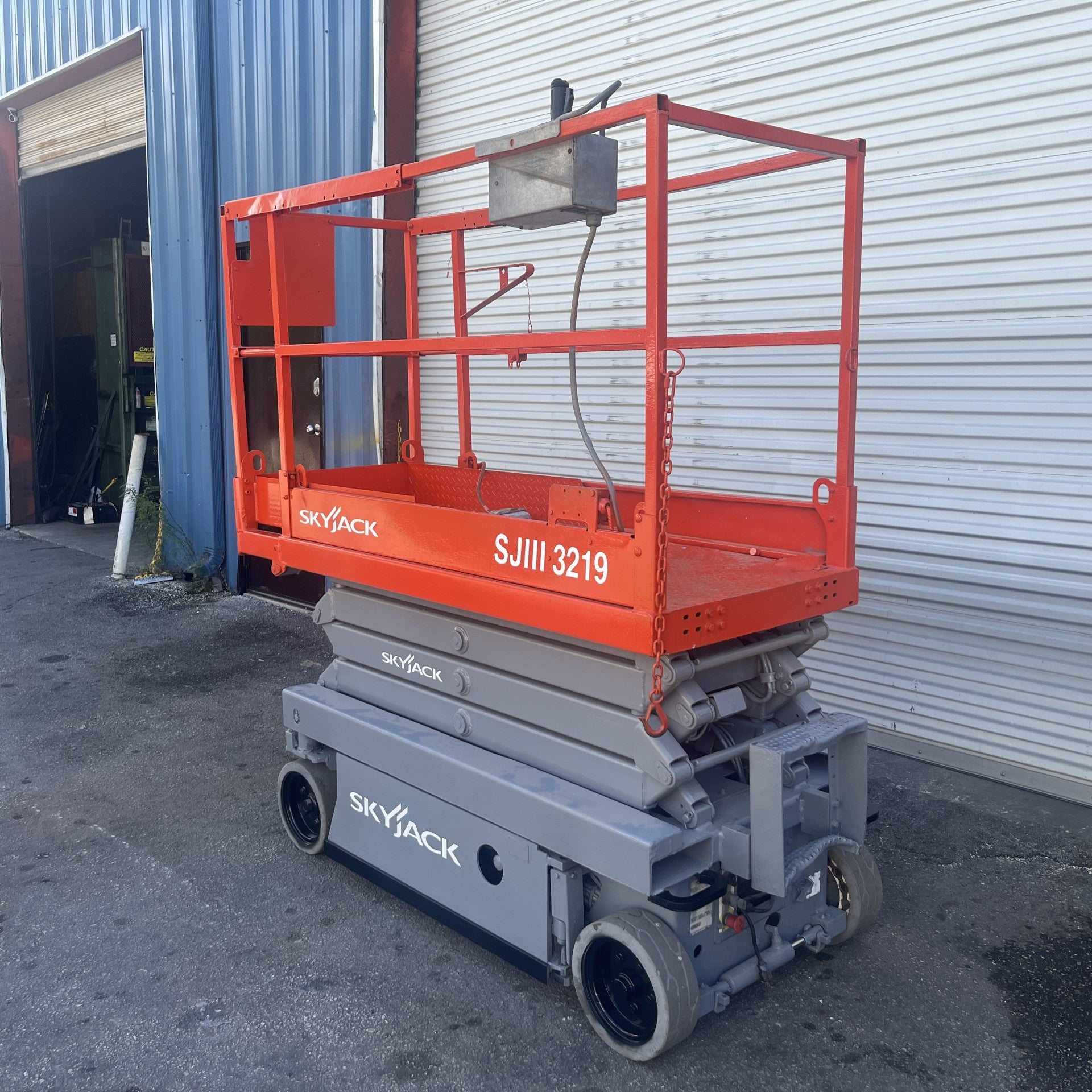 AAA Forklifts - 2018 SkyJack SJIII-3226 26'H Electric Scissor Lift