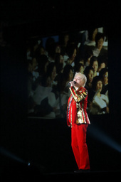 asahi.com（朝日新聞社）：還暦ジュリー9条賛歌 80曲6時間ライブ