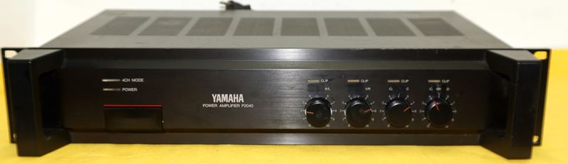 ヤマハ YAMAHA P2040 プロ用4chパワーアンプ