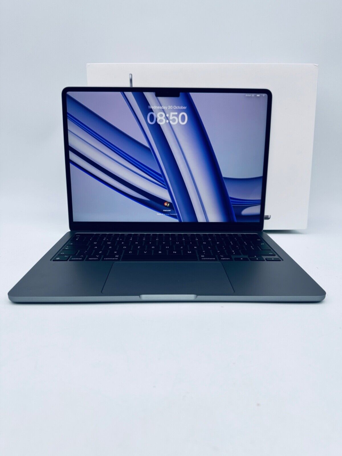 Apple M2 MacBook Air 13-Inch 8-Core CPU 8-Core GPU 8GB, 256GB SSD In S