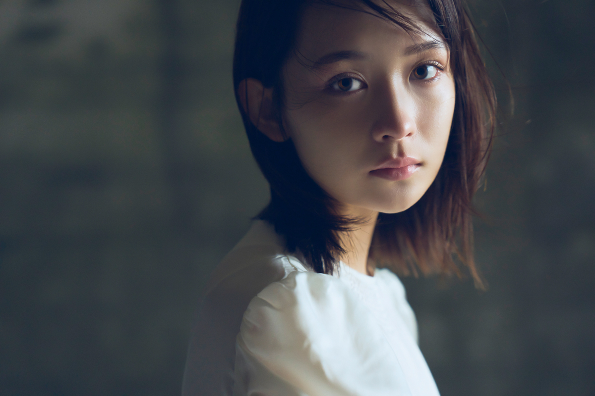 旅の中で見せた素顔、そして大胆さと繊細さを凝縮―畑芽育 1st写真集