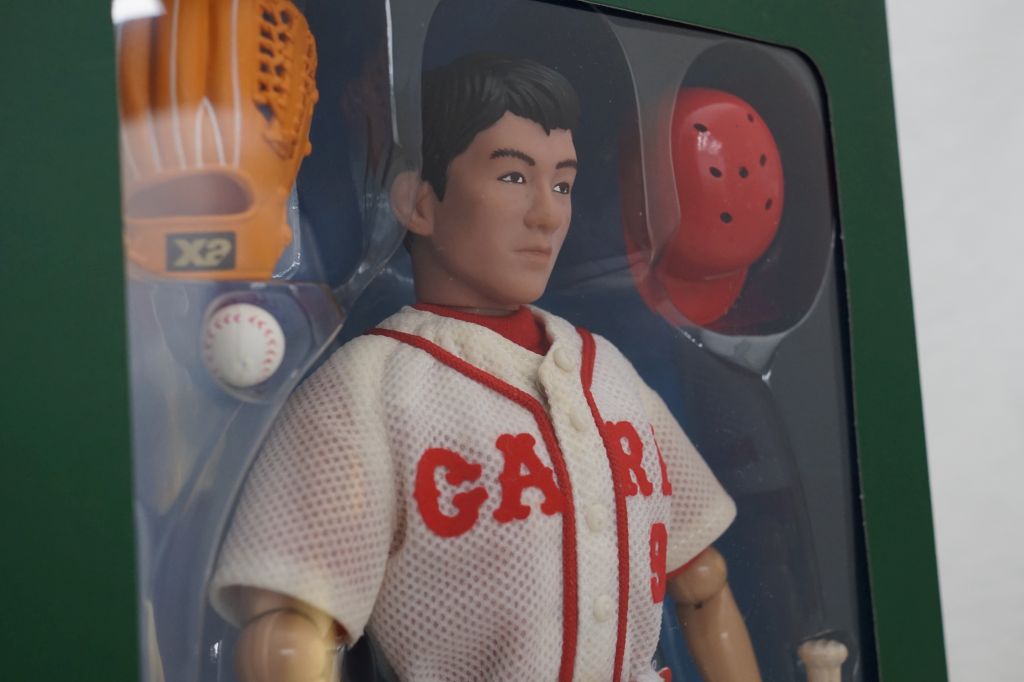 WCBF公認スタジアム・レジェンズ限定 カープ緒方孝市 フィギュア