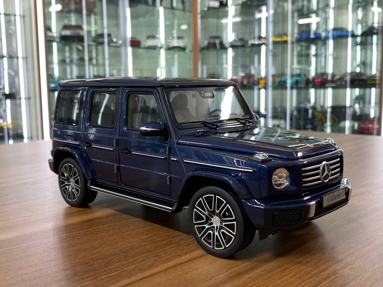 1/18 Norev Dealer Edition Mercedes-Benz G 500 AMG Line Sodalite