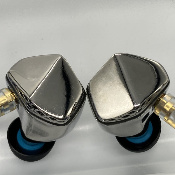 Unique Melody 【中古】Macbeth Ti 【UNM-7810】【秋葉原】 – e☆イヤホン