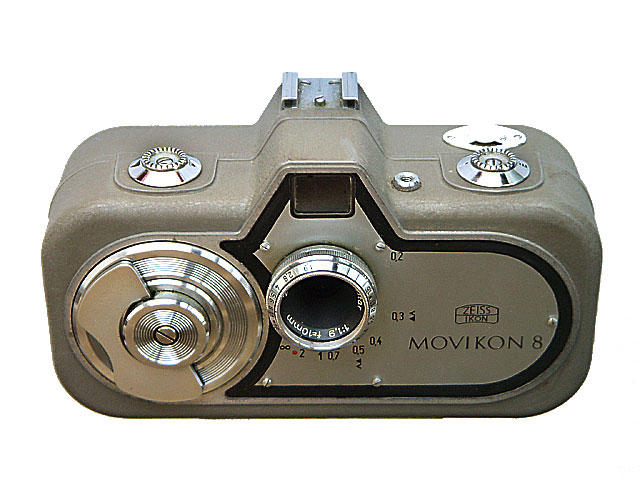 Zeiss Ikon Movikon 8, Uncommon Design for 8mm Movie Camera