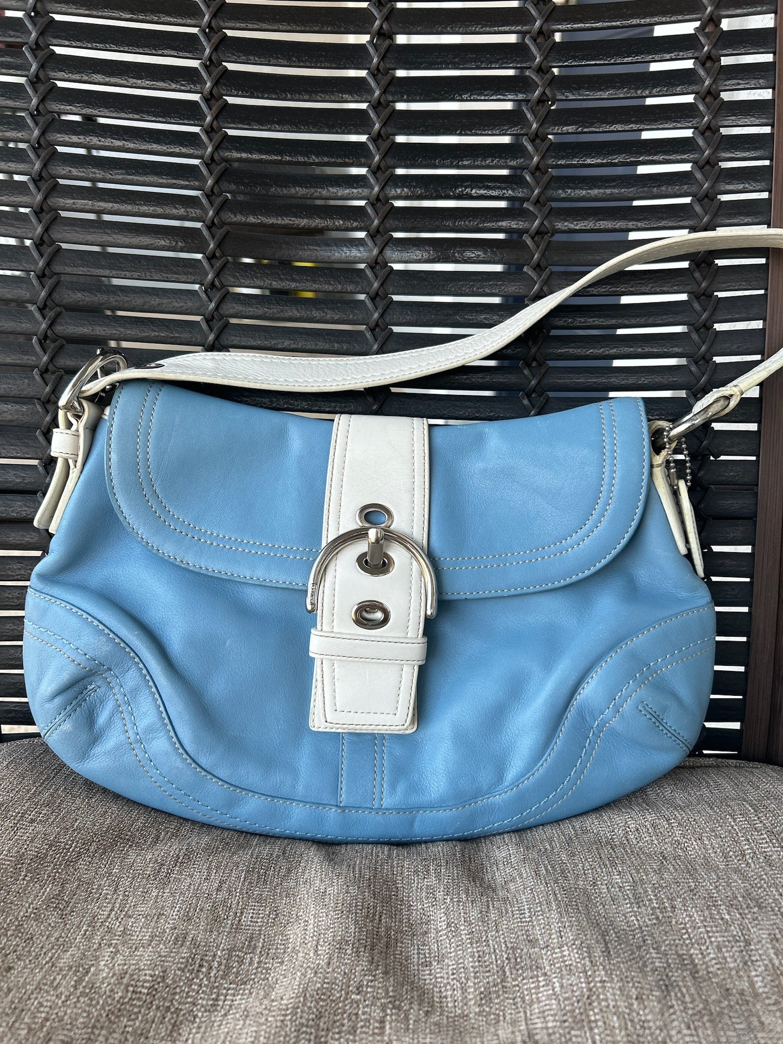 Vintage Coach F1091 soho Shoulder Bag in Blue and White leather