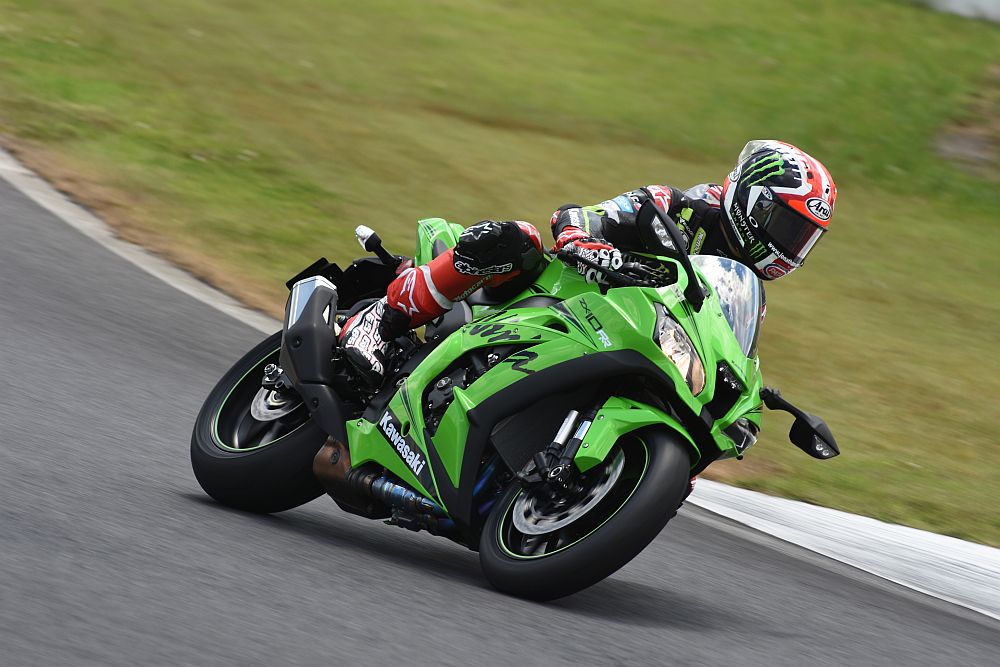 New ZX-10RR 世界初公開、ジョナサン・レイがライディング！ | WEB Mr.BIKE