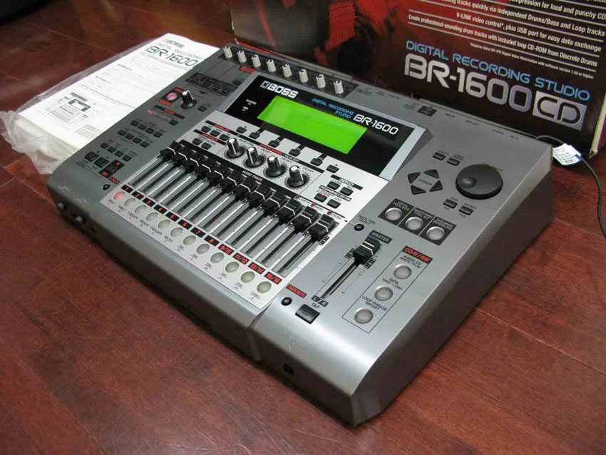 BOSS ボス・BR-1600CD デジタルレコーディングスタジオ