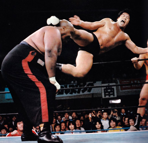 アントニオ猪木の延髄斬り