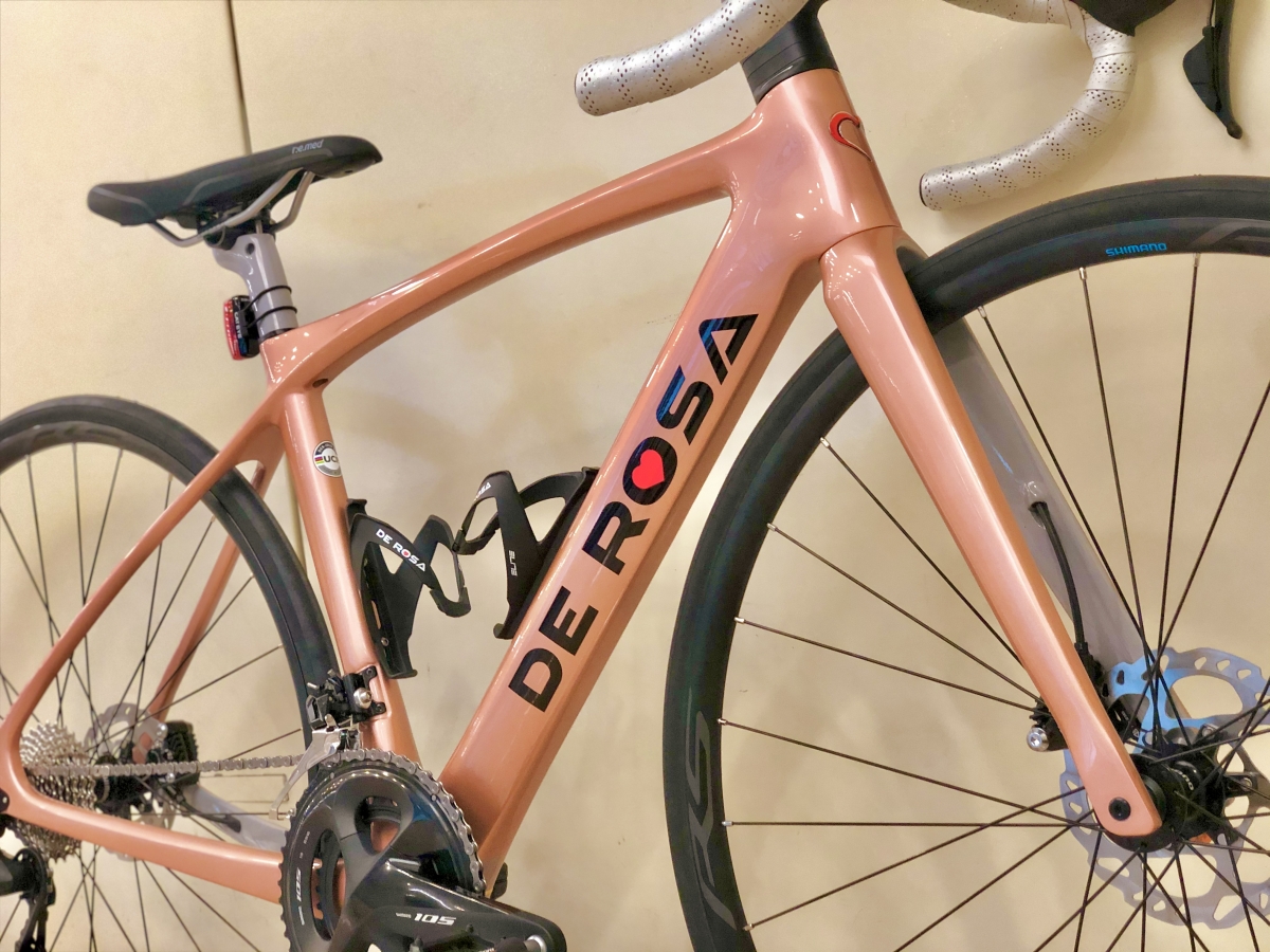 お客様の1台】上品なサーモンピンクのIDOL！【DE ROSA】 | 新宿で