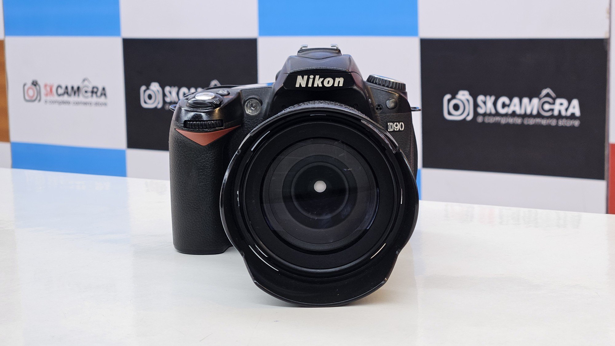 Nikon D90 with 18-105mm VR Lens Versatile DSLR Photography Kit