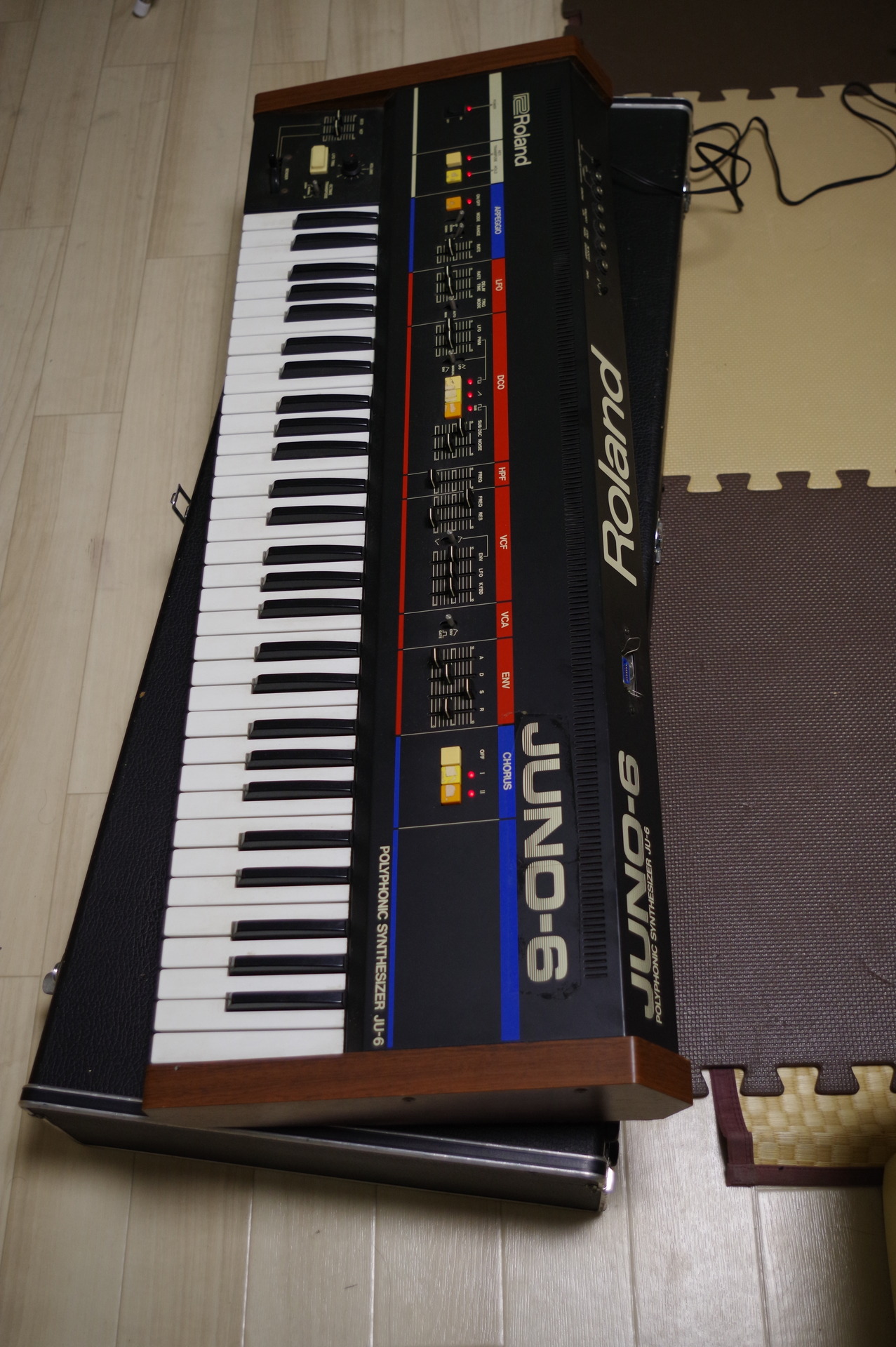 身の丈にあった音色とは；Roland JUNO-6 review＞ ○メーカー名 Roland