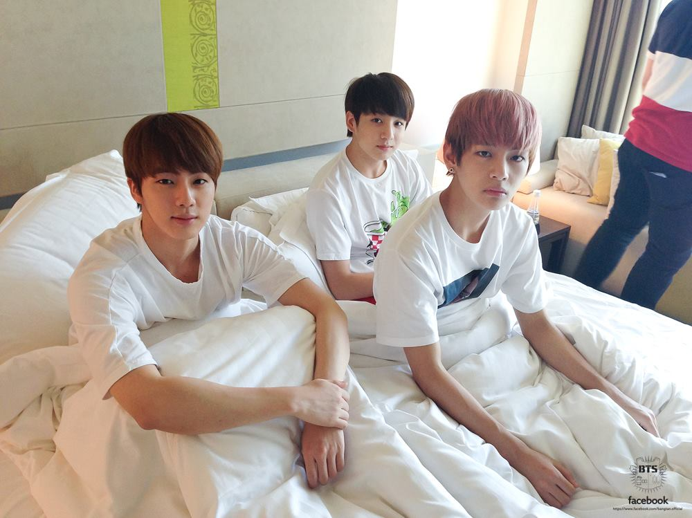 Behind The Screen — “NOW: BTS in Thailand”