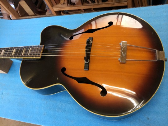 茶木Chaki P-80 ピックギター Fishman アーチトップピックアップ