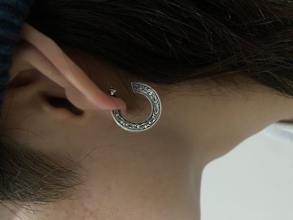 Antidote Buyers Club / Engraved Triangle Earring 通販 正規代理店