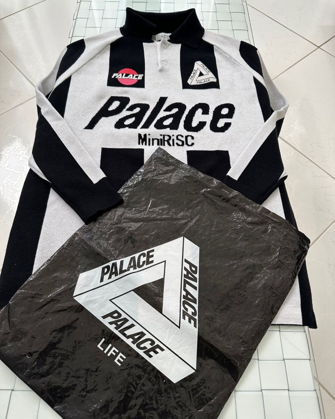 Palace Logo Palazzo Knit - White/Black | Streetwear Knitwear in