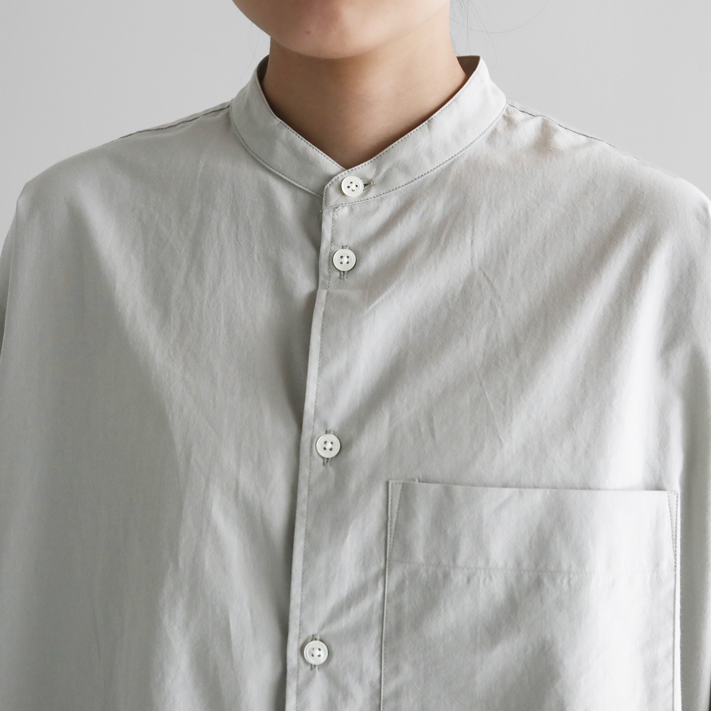 オーガニックコットンバンドカラーオーバーシャツ 015をリリースしま