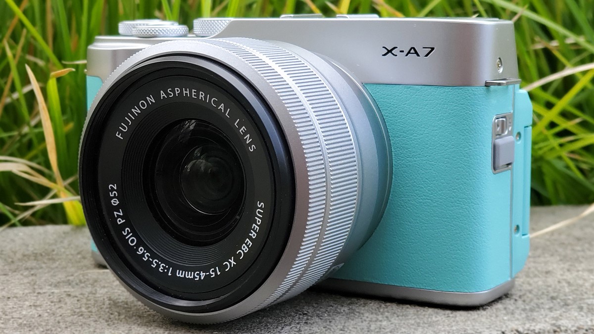 The X-A7 is Fujifilm's first good entry-level mirrorless ILC