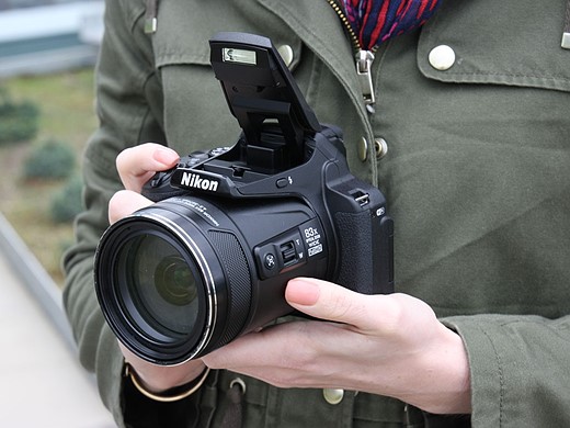 A closer look at the Nikon Coolpix P900 megazoom: DPReview