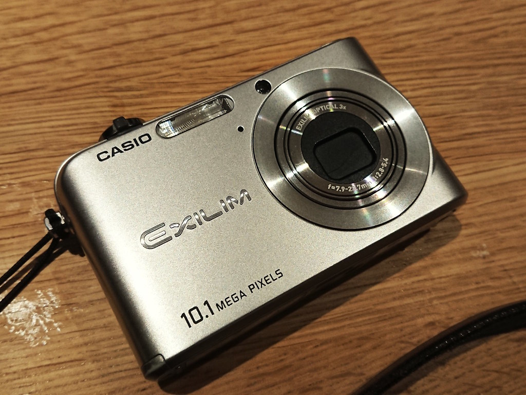 First To 10 – The Classy Compact Casio Exilim EX-Z1000 – 35hunter