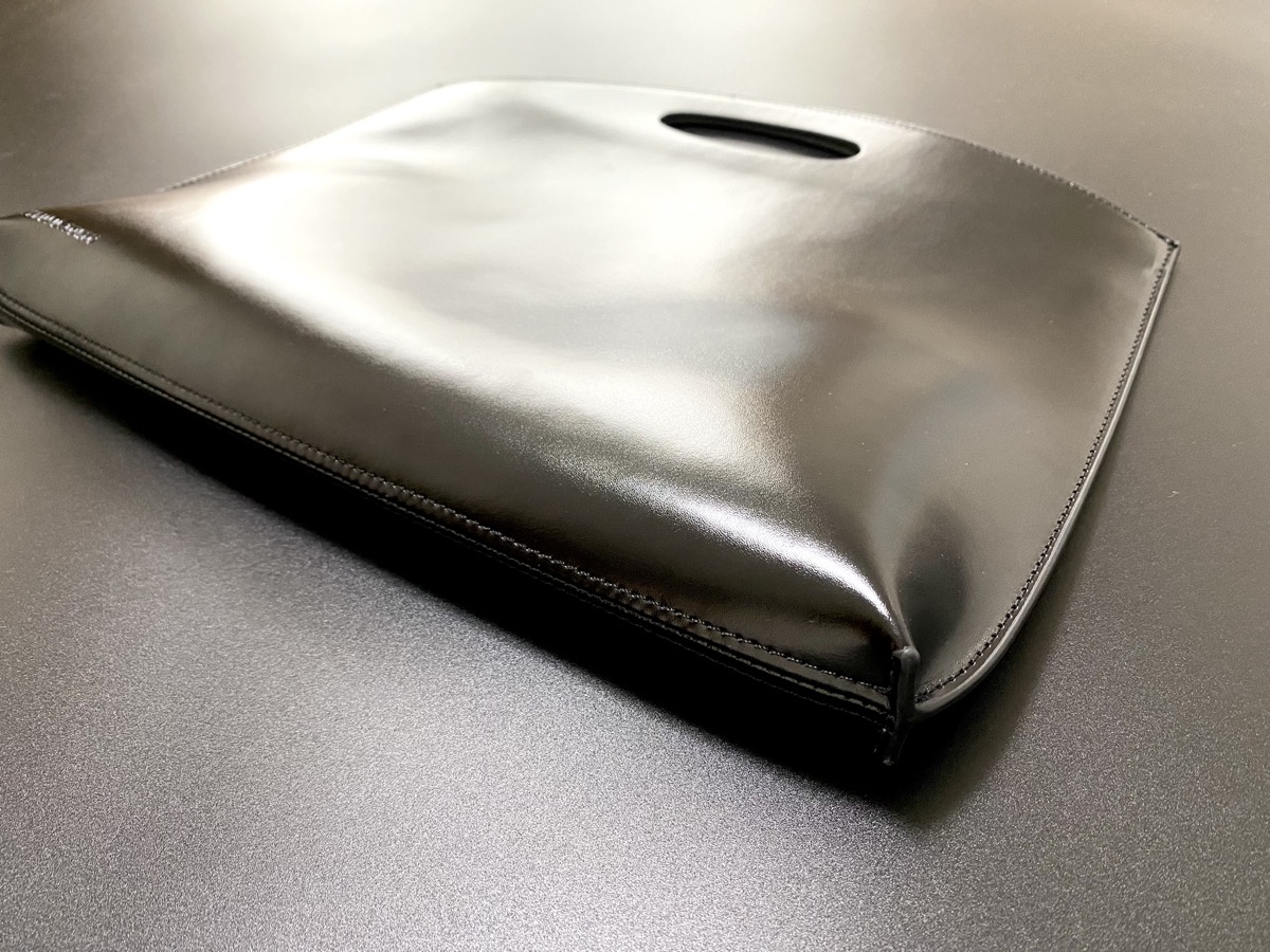 PELULU.TOKYO】ミニマリスト向け！おしゃれなPCレザーバッグ - たむろぐ