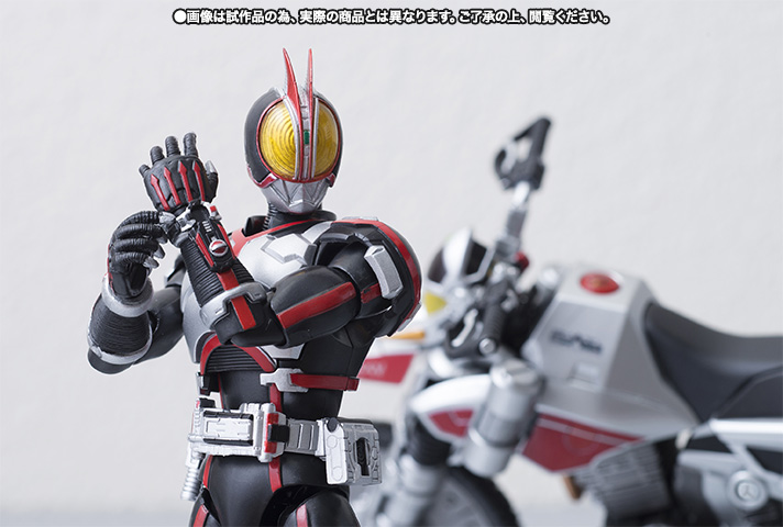 S.H.Figuarts オートバジン＆仮面ライダーファイズセット | 魂ウェブ