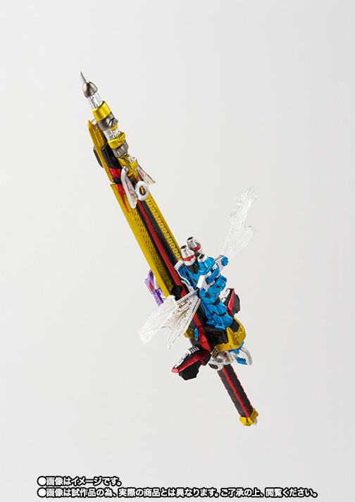 S.H.Figuarts（真骨彫製法） 仮面ライダーカブト ハイパーフォーム