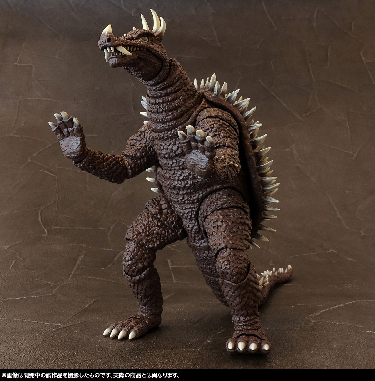 地球を守る正義の味方！怪獣王の相棒「S.H.MonsterArts アンギラス